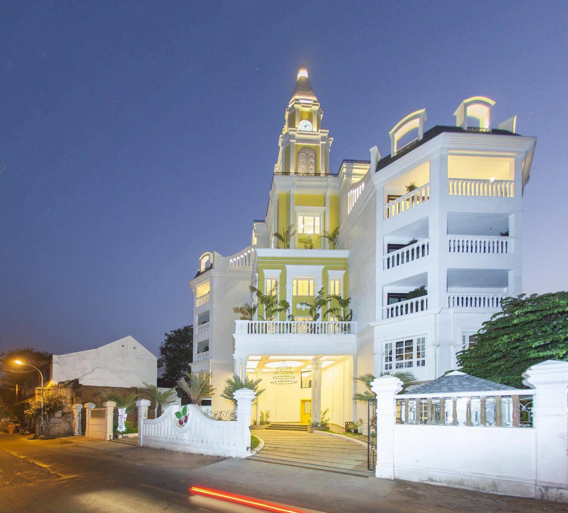 Fragrant Nature Kochi - A Five Star Classified Hotel Ngoại thất bức ảnh